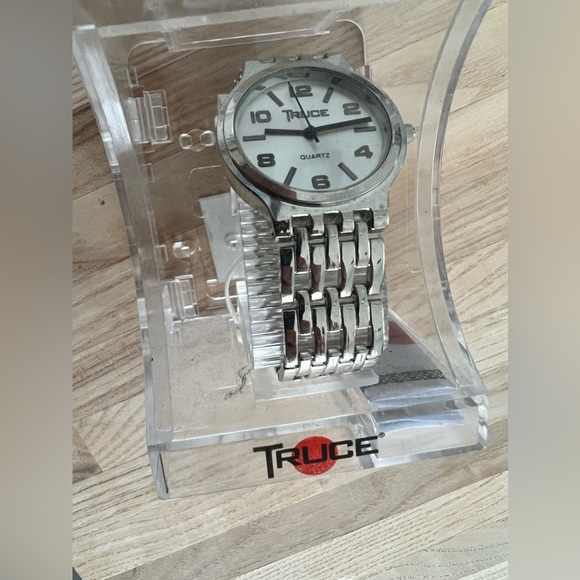 Truce Ladies Watch Quartz Stainless Steel Band New in Original Box - Picture 3 of 7